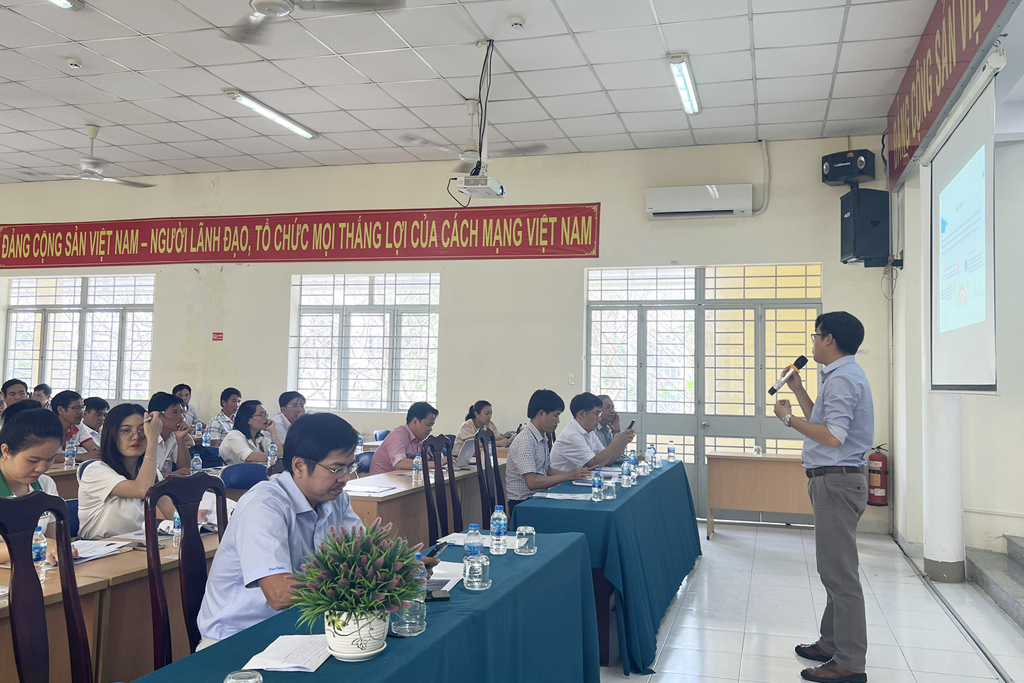 -Hội thảo “Xây dựng phần mềm quản lý chăn nuôi & dịch tễ thú y tỉnh Tây Ninh”